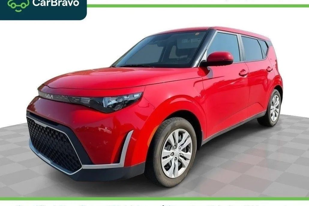 2023 Kia Soul LX photo 1