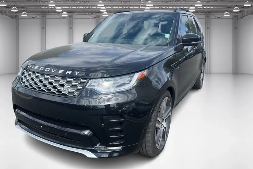 2024 Land Rover Discovery Metropolitan Edition photo 1