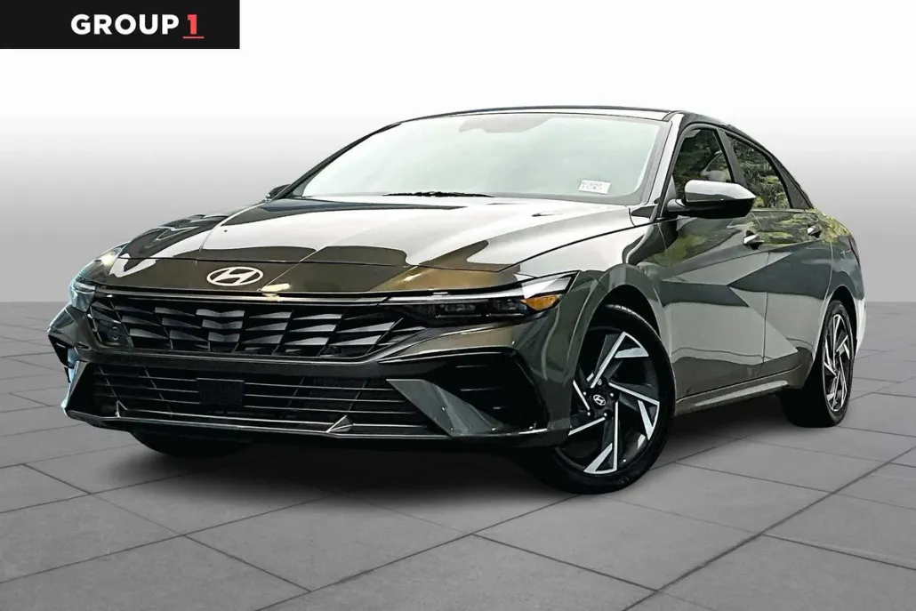 2024 Hyundai Elantra SEL Convenience photo 1