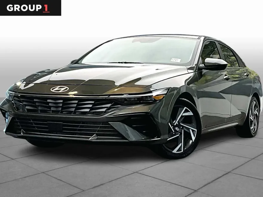 2024 Hyundai Elantra SEL Convenience photo 1