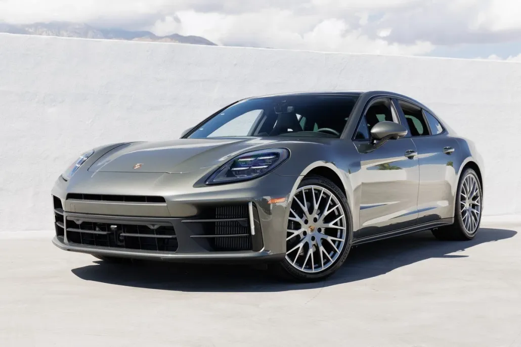 2024 Porsche Panamera 4 photo 1