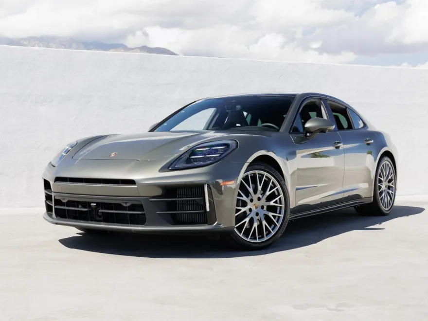 2024 Porsche Panamera 4 photo 1