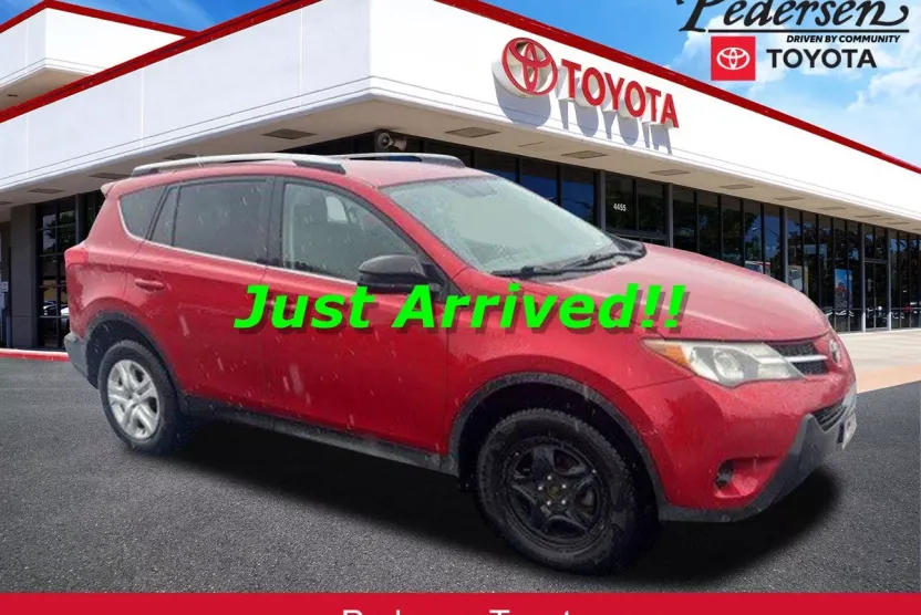 2014 Toyota RAV4 LE photo 1