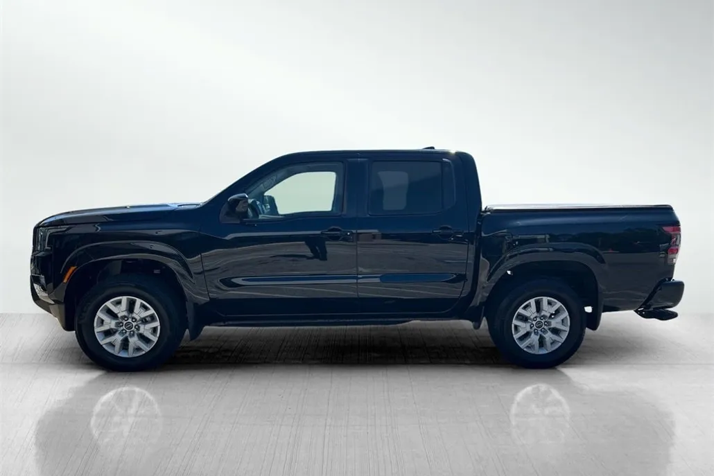 2023 Nissan Frontier SV photo 1