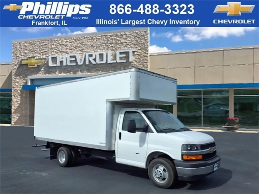 2025 Chevrolet Express 3500 Cutaway Van photo 1
