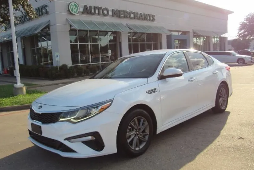 2020 Kia Optima LX photo 1