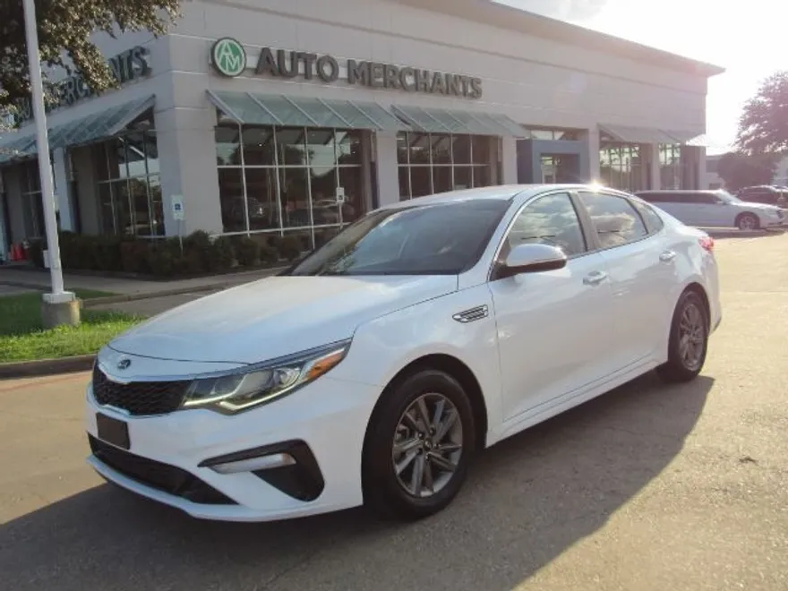 2020 Kia Optima LX photo 1