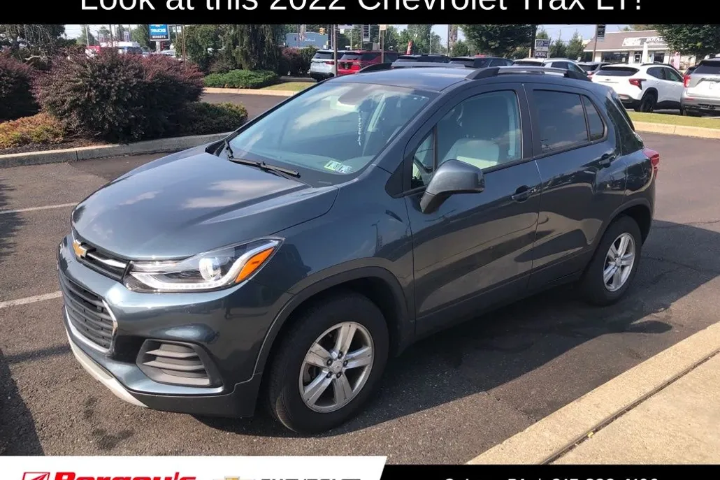 2022 Chevrolet Trax LT photo 1