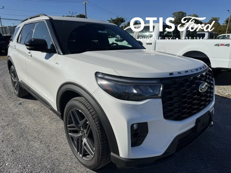 2025 Ford Explorer ST-Line photo 1