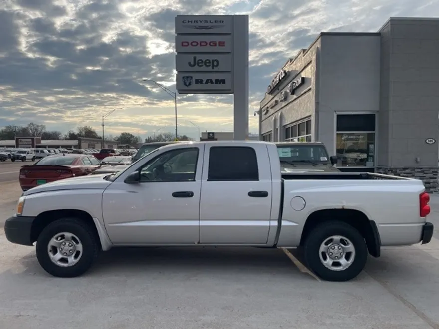 2005 Dodge Dakota ST photo 1