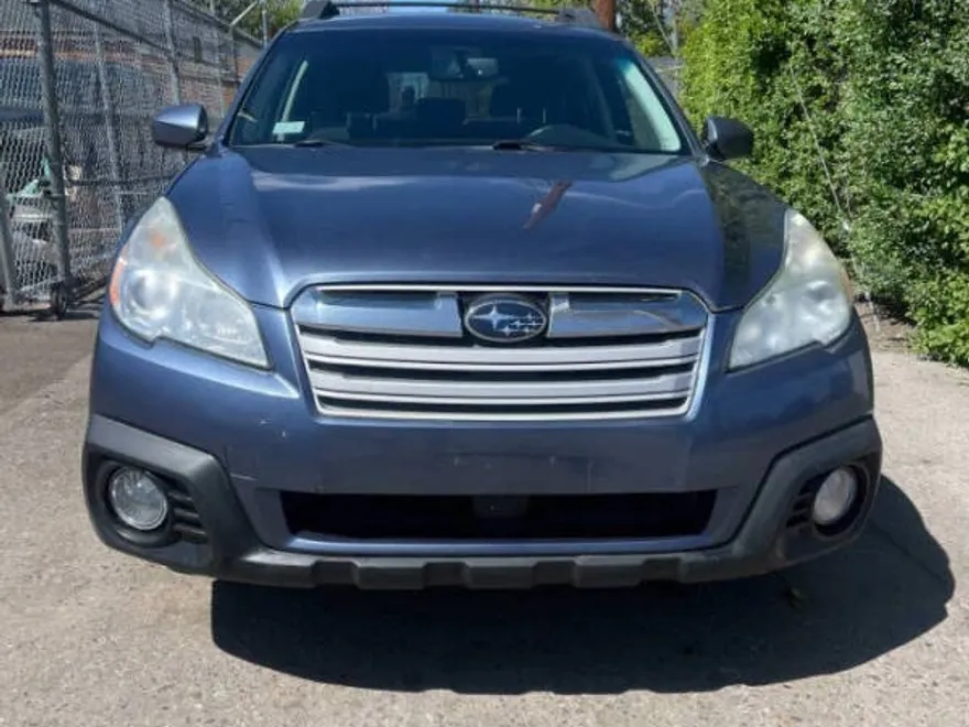 2014 Subaru Outback 2.5i Premium photo 1