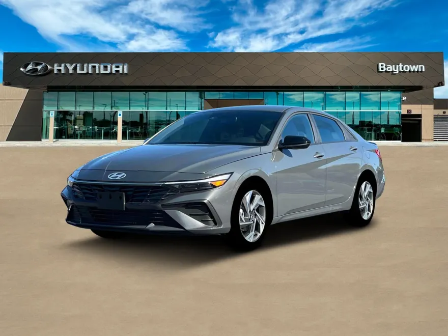 2025 Hyundai Elantra SEL Sport photo 1