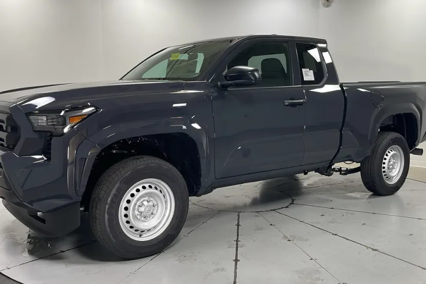 2025 Toyota Tacoma SR XtraCab photo 1