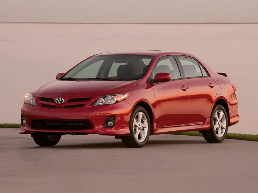 2013 Toyota Corolla L photo 1