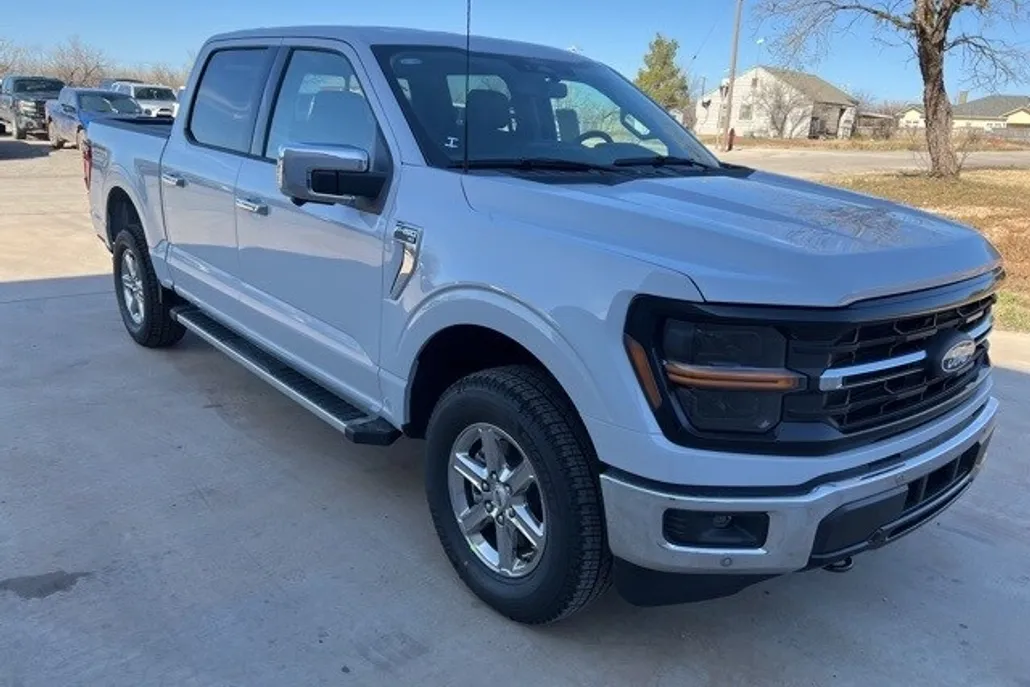 2025 Ford F-150 XLT photo 1