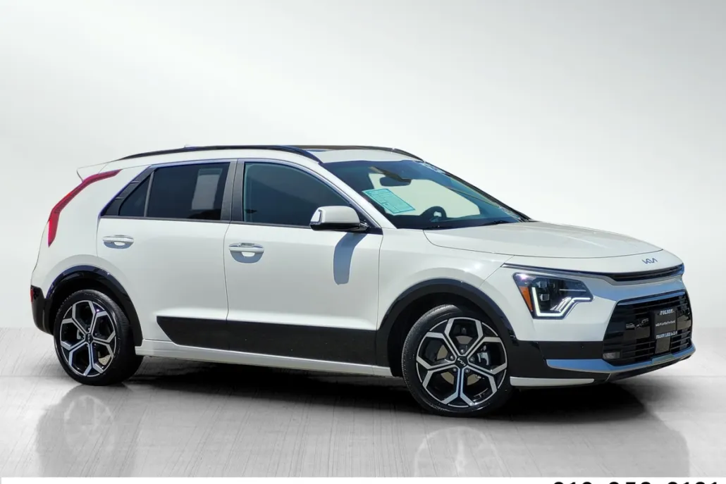 2024 Kia Niro Plug-In Hybrid SX Touring photo 1