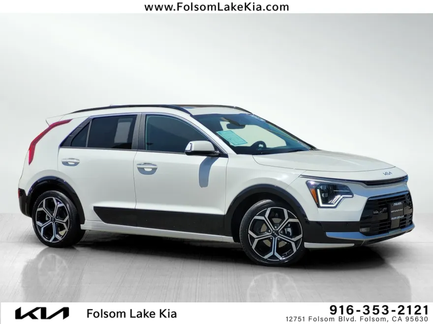 2024 Kia Niro Plug-In Hybrid SX Touring photo 1