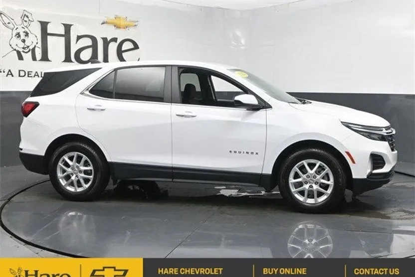 2022 Chevrolet Equinox LT photo 1