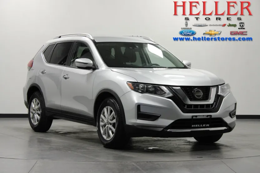 2020 Nissan Rogue SV photo 1