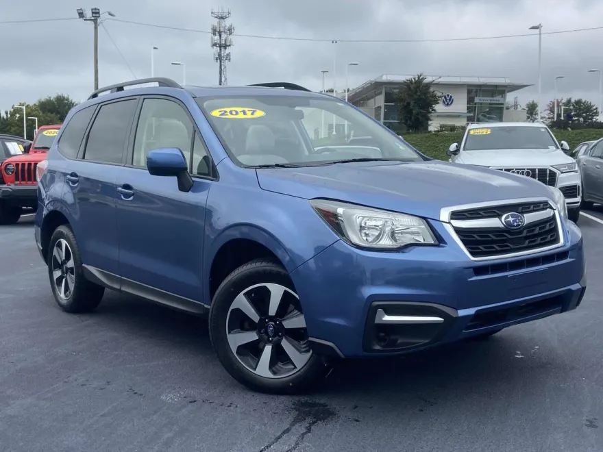 2017 Subaru Forester 2.5i Premium photo 1