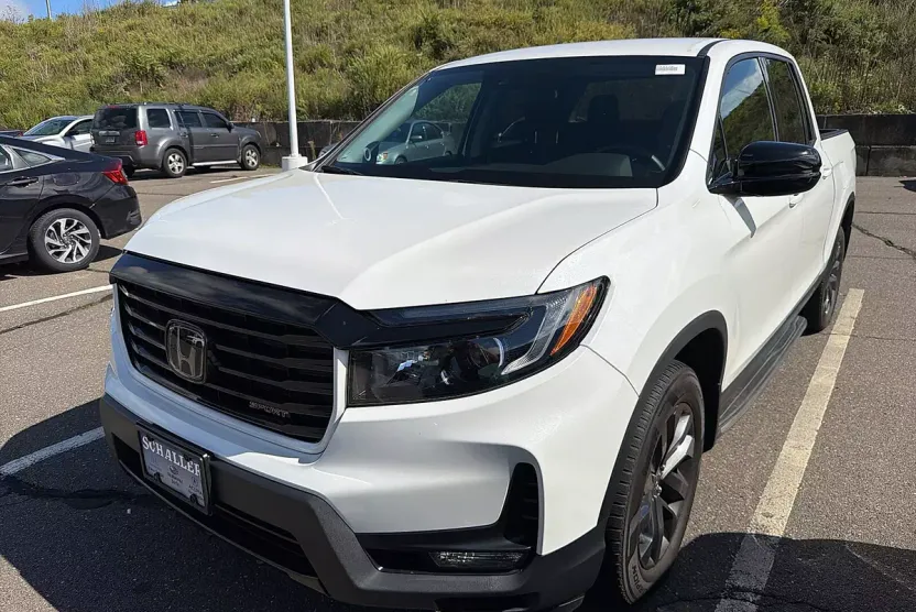 2022 Honda Ridgeline Sport photo 1