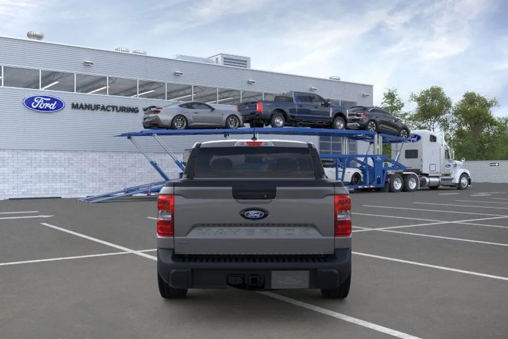 2025 Ford Maverick XLT photo 1