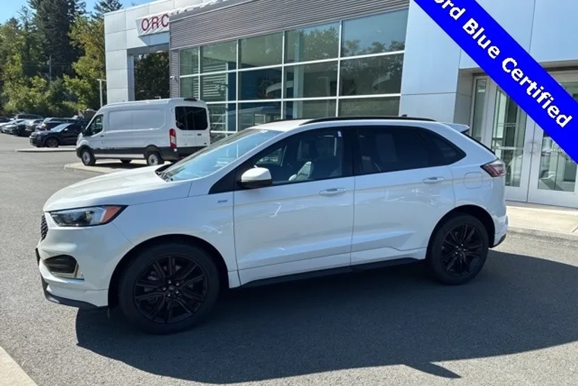 2022 Ford Edge ST photo 1