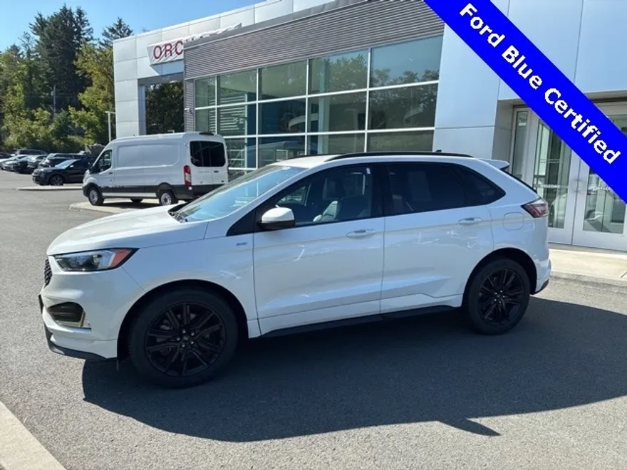 2022 Ford Edge ST photo 1