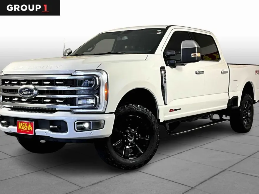 2023 Ford F-250 Platinum photo 1