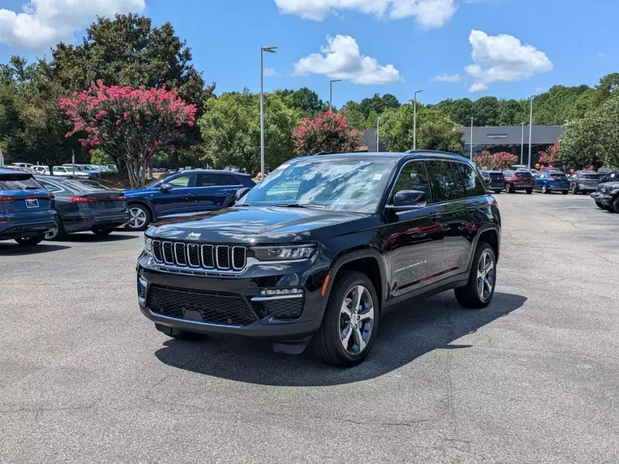 2025 Jeep Grand Cherokee Limited photo 1