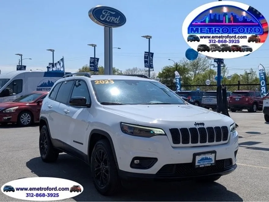 2023 Jeep Cherokee Altitude Lux photo 1