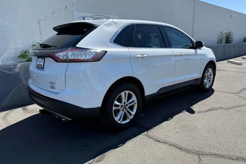 2016 Ford Edge SEL photo 1