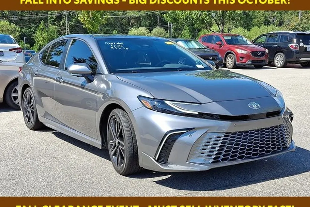 2025 Toyota Camry XSE photo 1