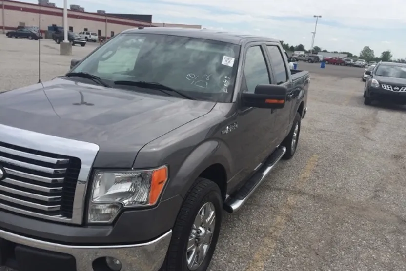 2010 Ford F-150 Lariat photo 1