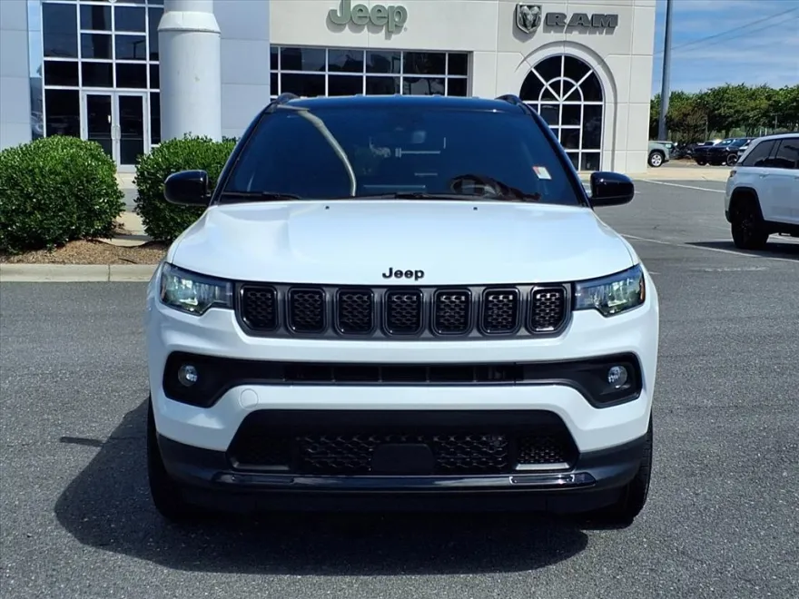 2023 Jeep Compass Altitude photo 1