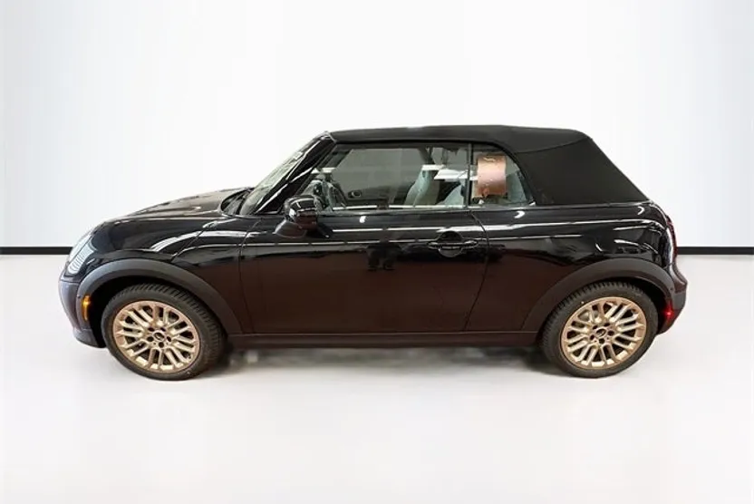 2025 Mini Cooper S Iconic photo 1