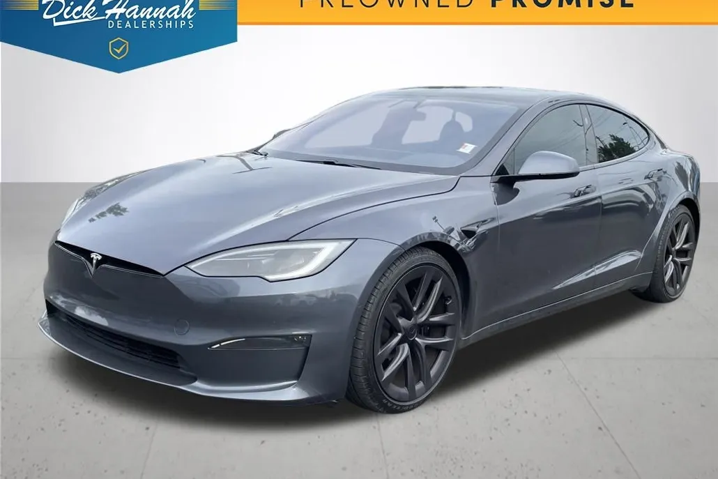 2022 Tesla Model S photo 1