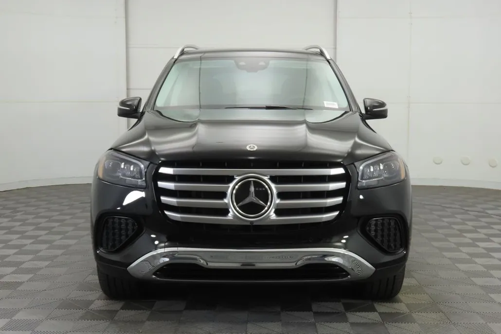 2026 Mercedes Benz GLS 450 4MATIC photo 1