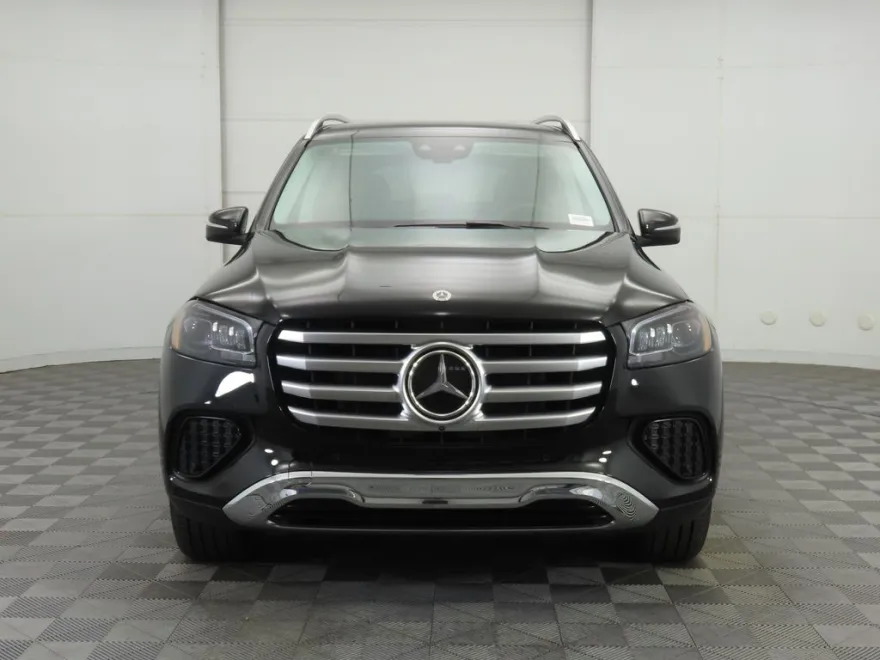 2026 Mercedes Benz GLS 450 4MATIC photo 1