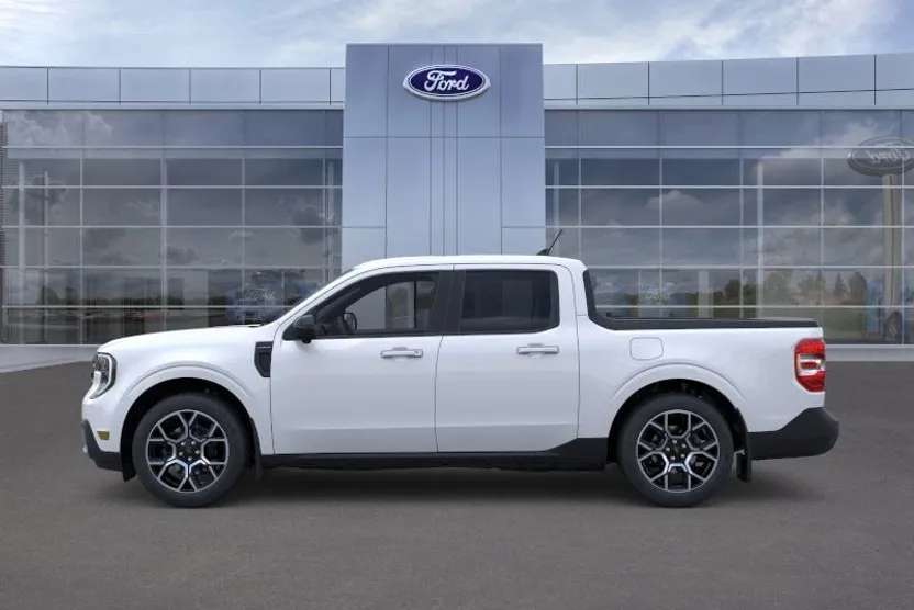 2025 Ford Maverick Lariat photo 1