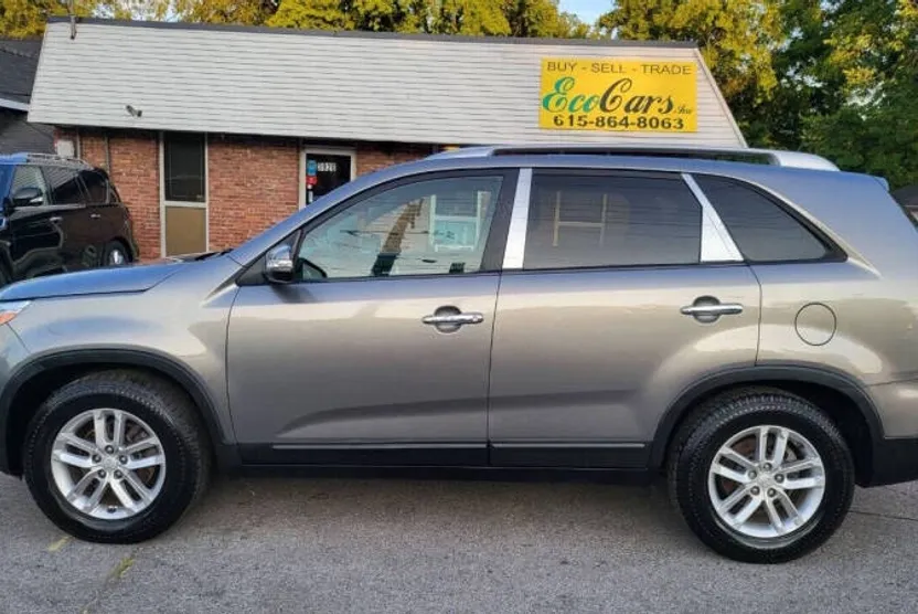 2014 Kia Sorento LX photo 1