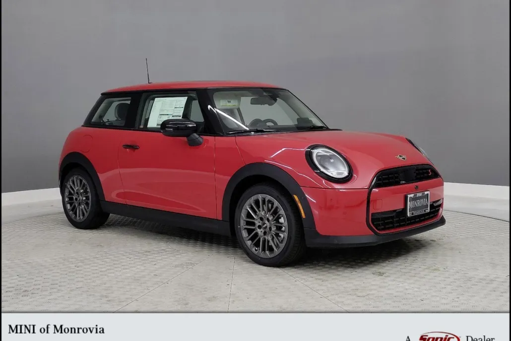 2025 Mini Cooper S Iconic photo 1