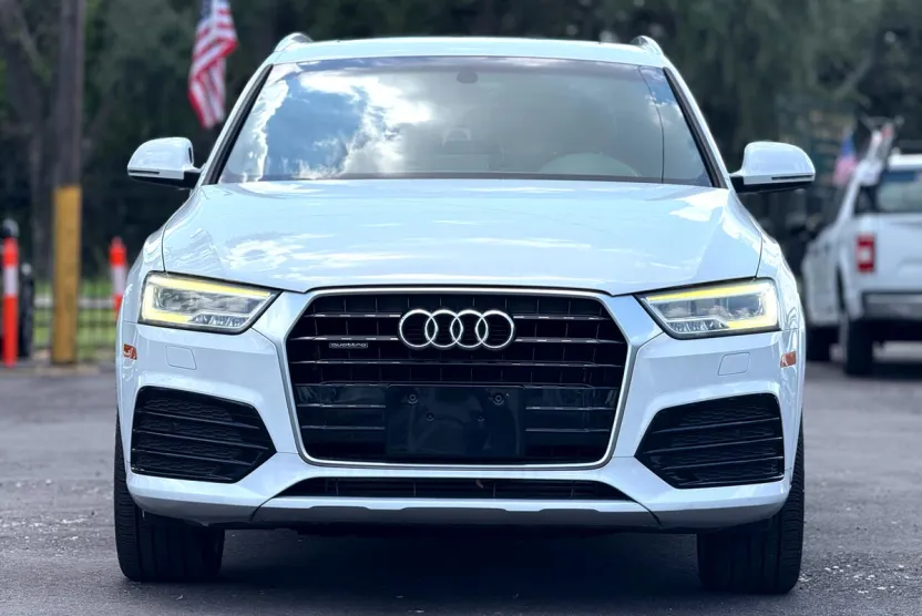 2016 Audi Q3 Prestige photo 1