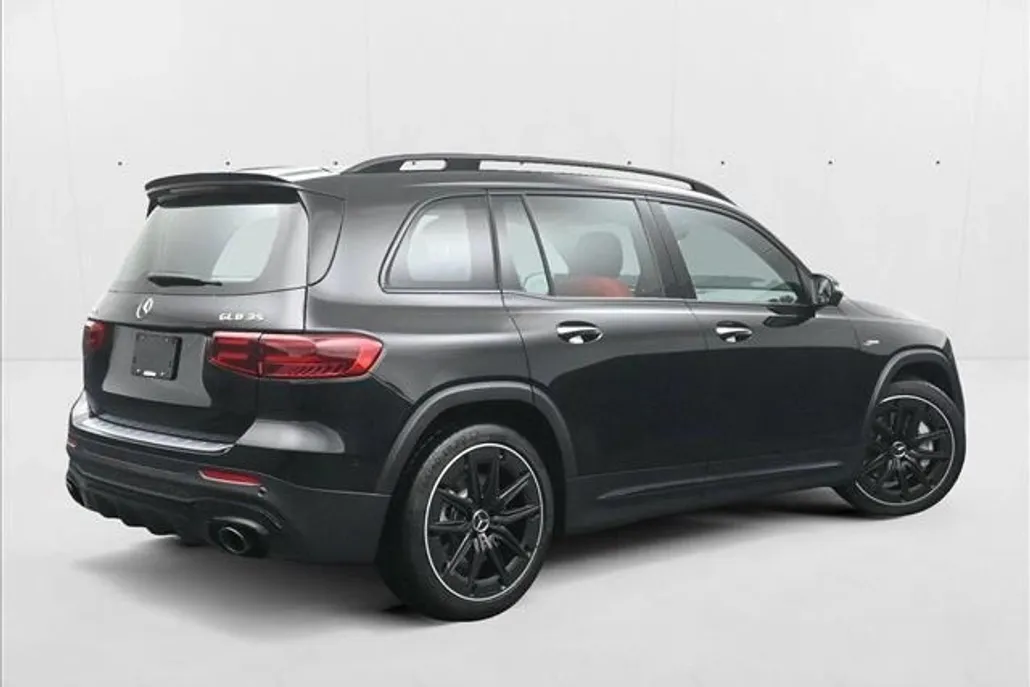 2025 Mercedes Benz GLB AMG 35 photo 1