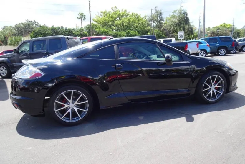 2011 Mitsubishi Eclipse GS photo 1