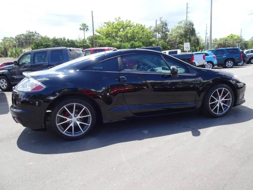 2011 Mitsubishi Eclipse GS photo 1
