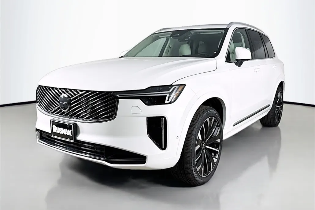 2025 Volvo XC90 photo 1