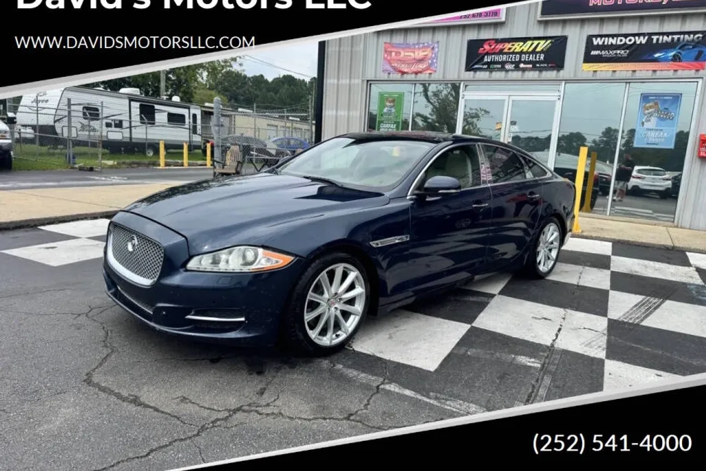 2013 Jaguar XJ Base photo 1