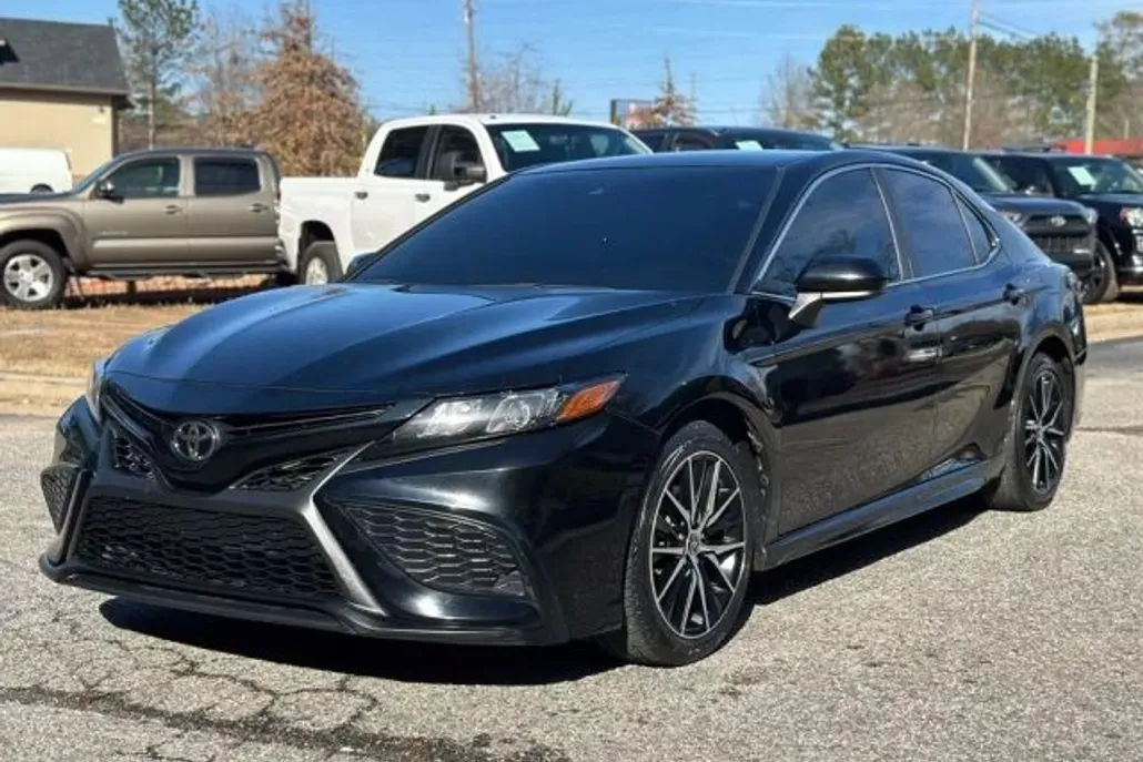 2021 Toyota Camry photo 1