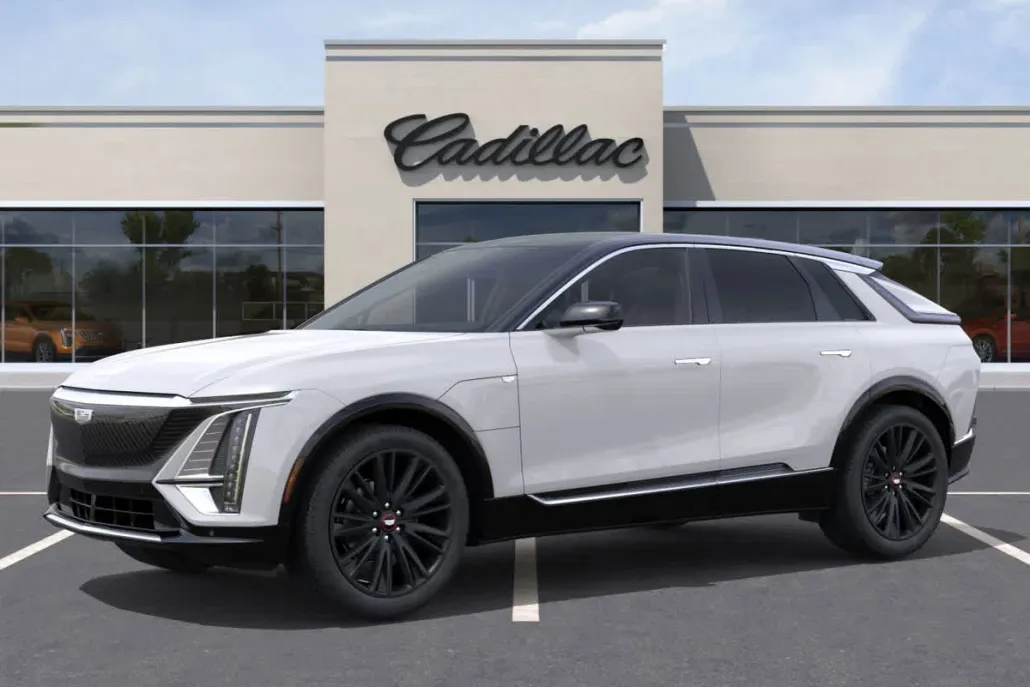 2025 Cadillac Lyriq Luxury photo 1